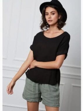 100% Linen Relaxed Black Scoop-Neck Linen Blend Tunic Small to Large